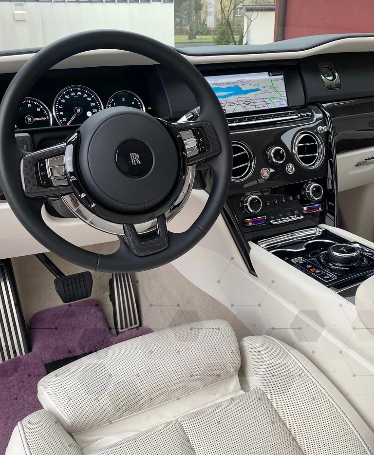 Wnętrze luksusowego samochodu